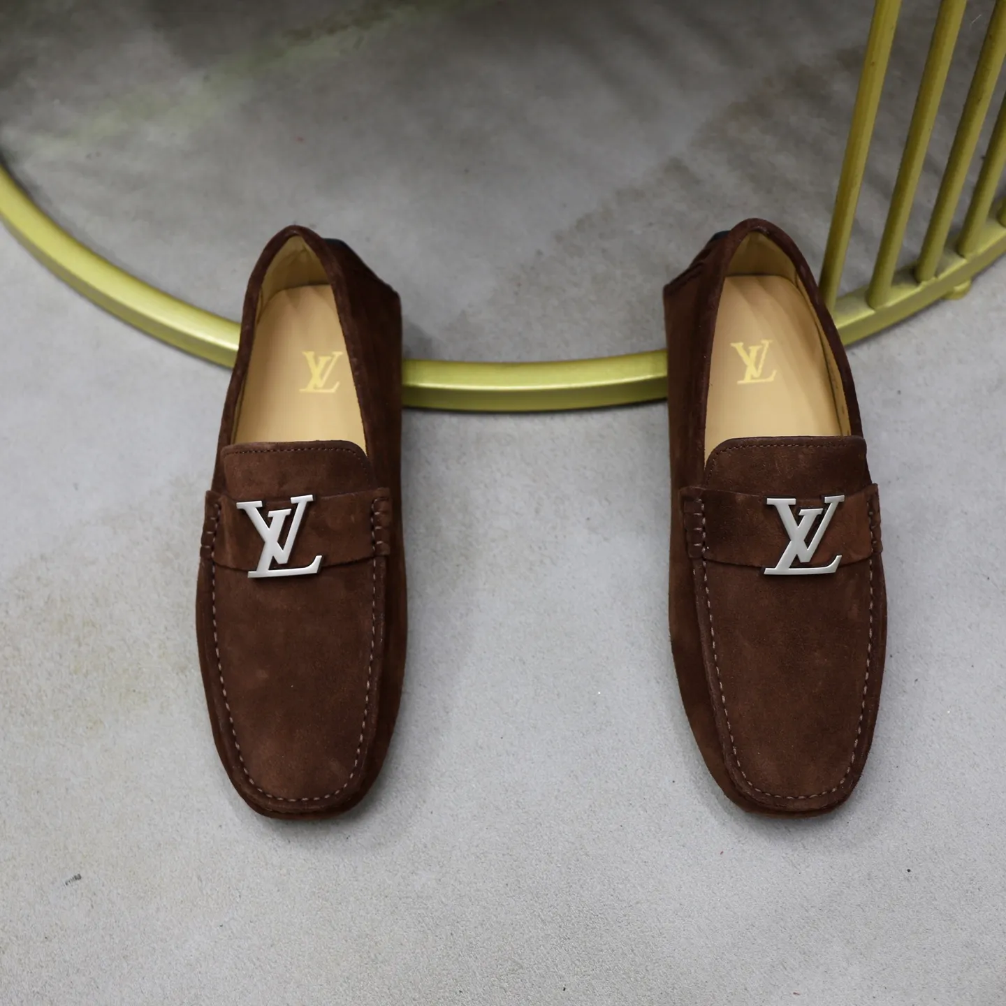 Ex-factory price: 480💰【LV】Louis Vuitton ⚠️High-end men’s driving and pedal series ⚠️38-44 (customized for 45) ⚠️All original cowhide leather! Thick and soft! Made entirely of calfskin lining! Rubber sheet anti-slip beanie sole! Three-dimensional package technology! Fashionable and classic! Handicrafts! Original high quality! Feel free to compare!